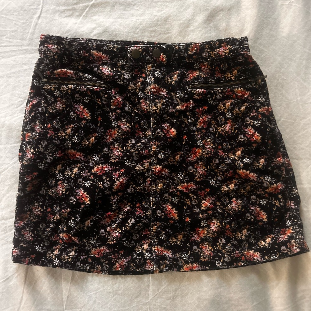 Mossimo Black Floral Corduroy Mini Skirt Women’s Size 4